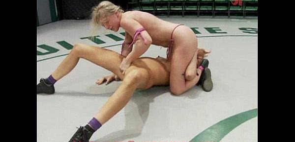  Strap-on lesbian catfight